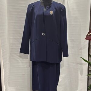 Carissimo Navy Blue 3 piece skirt suit, size 22